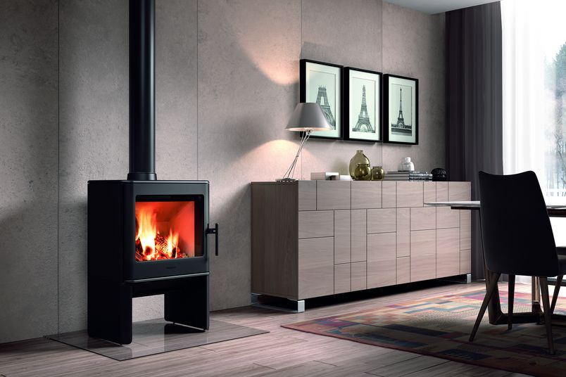 The E-40 provides a substantial 10.6 kW of heat output.