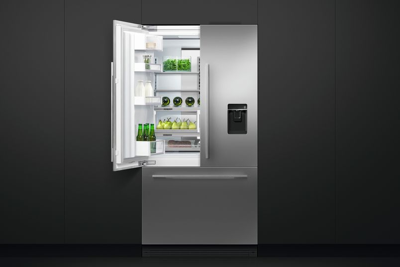 The RS90AU1 or RD90U large-capacity French-door refrigerator with bottom freezer.